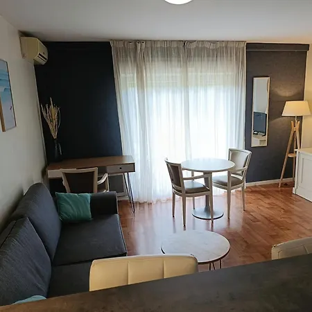 Carouge 公寓式酒店 3*