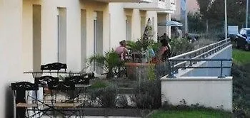 Carouge 3*
